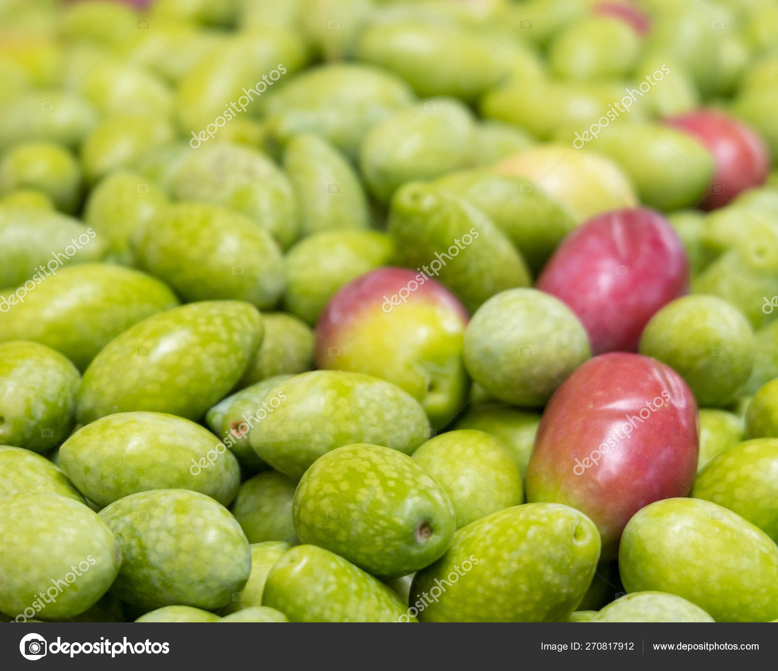 Bio Roholiven Nahaufnahme Mediterrane Lebensmittel Hintergrund Stockfoto C Dimitriosp