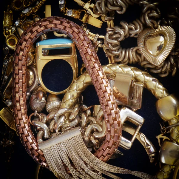 Glowing Golden Jewelery Closeup Top View — Stock Photo, Image