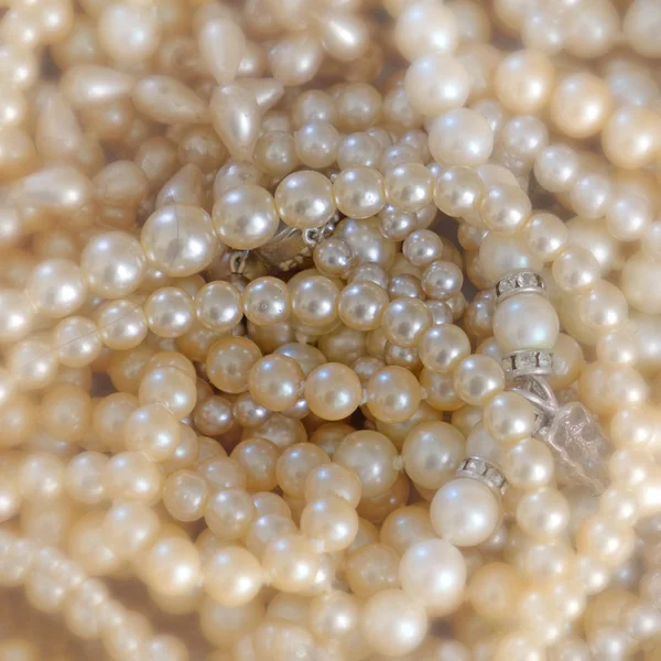 Perles Blanches Brillantes Gros Plan Fond Mode — Photo