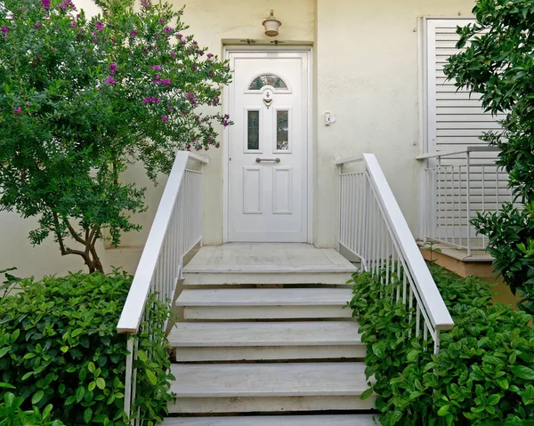 Афіни Греція Сучасні Входи Будинок Сходи Білі Двері Ліцензійні Стокові Зображення