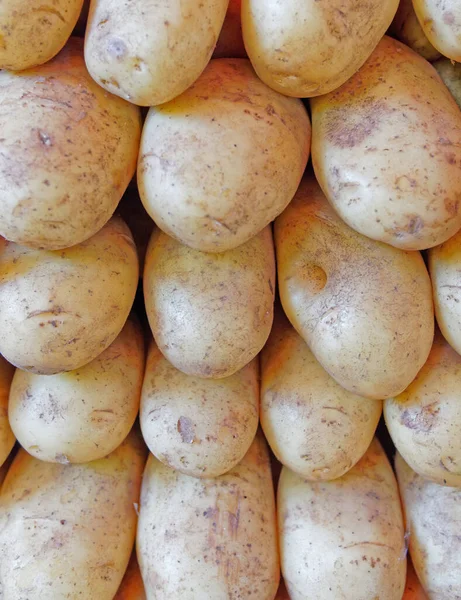 Patatas Crudas Cerca Vista Superior Fondo Alimentos Vegetarianos Orgánicos —  Fotos de Stock