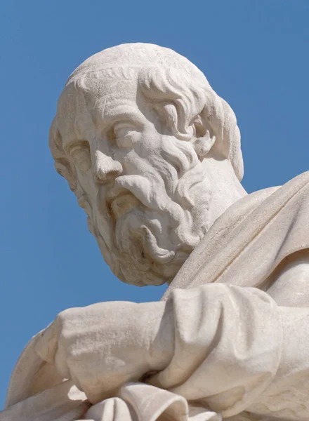 Πλάτων Αρχαίος Έλληνας Φιλόσοφος Πορτραίτο Φόντο Γαλάζιου Ουρανού Λεπτομέρεια Μαρμάρινου — Φωτογραφία Αρχείου