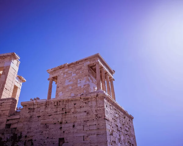 Акрополь Афинский Греция Athena Nike Победный Древний Храм Солнечным Голубым — стоковое фото