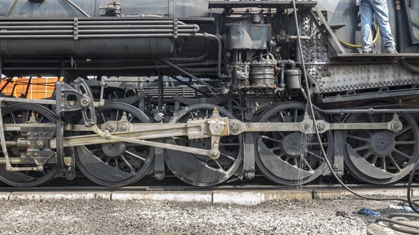 Stoom Trein Rituitrusting Wielen Bij Station — Stockfoto