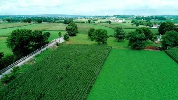 Železniční Tratě Amish Venkově Zemědělské Půdy Viděném Drony — Stock video