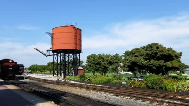 Strasburg Pennsylvania Sierpień 2018 Dworzec Strasburg Wieża Ciśnień Amish Pola — Wideo stockowe