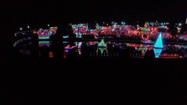 Bernville, Pennsylvania, Kasım 2016 - hava görünüm görüntüsü Noel ışık bir dron tarafından görüldüğü gibi tarım arazileri içinde