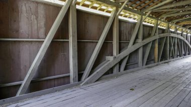 Burr kemer makasları ile kapalı köprü iç