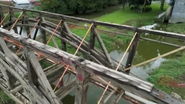 Ronks, Pennsylvania, Eylül 2018 - 174 yaşındaki Burr kemer Truss tasarımını sökülmesi Köprüsü, çift aralığı Pennsylvania Hollandalı ülke içinde bir dron tarafından görüldüğü gibi kaplı