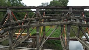 Ronks, Pennsylvania, Eylül 2018 - 174 yaşındaki Burr kemer Truss tasarımını sökülmesi Köprüsü, çift aralığı Pennsylvania Hollandalı ülke içinde bir dron tarafından görüldüğü gibi kaplı