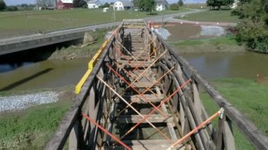 Ronks, Pennsylvania, Eylül 2018 - 174 yaşındaki Burr kemer Truss tasarımını sökülmesi Köprüsü, çift aralığı Pennsylvania Hollandalı ülke içinde bir dron tarafından görüldüğü gibi kaplı