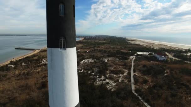 Vista Aérea Farol Litoral Fechar Dia Ensolarado Inverno Como Visto — Vídeo de Stock