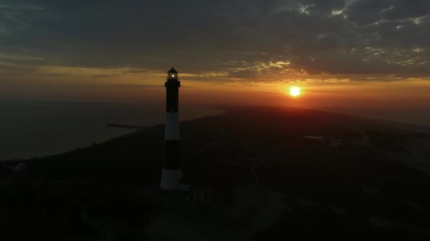 Luchtfoto Van Een Vuurtoren Close Een Pasen Zondag Sunrise Zoals — Stockvideo