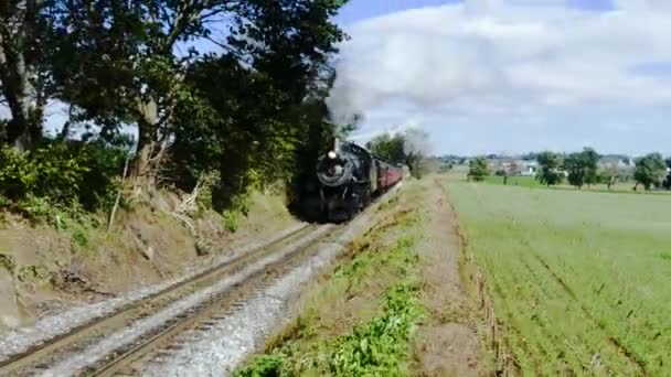 Strasburg Pennsylvania Września 2018 Steam Pasażera Pociągu Sapiąc Wzdłuż Amish — Wideo stockowe
