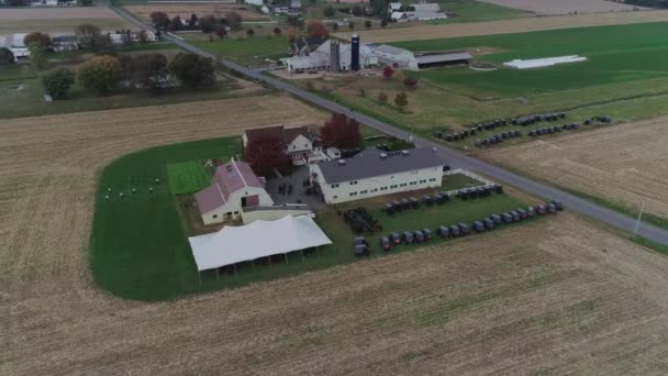 Widok Lotu Ptaka Amiszów Ślubu Amish Farm Jesienią Przechwycone Przez — Wideo stockowe