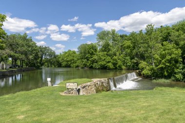 insan yapımı Şelalesi
