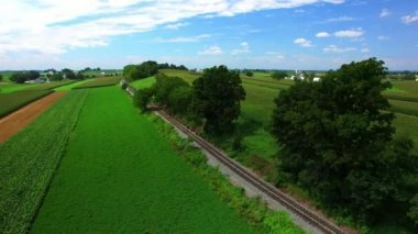 Amish Farmlands tarafından Tren Rayları drone tarafından görüldüğü gibi