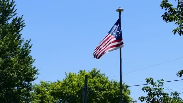 Bandeira Bennington América Acenando Vento Dia Ensolarado — Vídeo de Stock