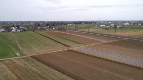 Vue Aérienne Des Terres Agricoles Amish Prêtes Pour Une Nouvelle — Video