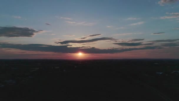 Luftaufnahme Eines Sonnenuntergangs Über Einem Amish Farm Land Aus Der — Stockvideo