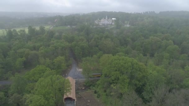 Veduta Aerea Ponte Coperto Recentemente Ricostruito Dai Binari Ferroviari Restaurati — Video Stock