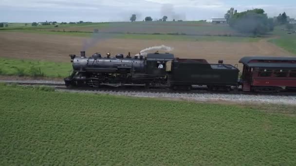 Εναέρια Θέα Μετά Από Ένα Τρένο Ατμού Μέσα Από Την — Αρχείο Βίντεο