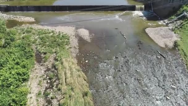 Vista Aérea Arroyo Presa Pennsylvania Campo Arroyo Soleado Día Verano — Vídeo de stock