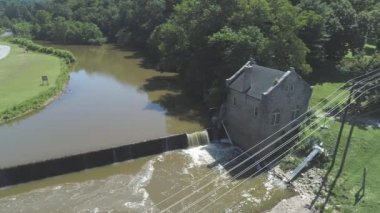 Güneşli Bir Yaz Günü Pennsylvania Kırsal ve Creek bir Dere ve Baraj Havadan Görünümü