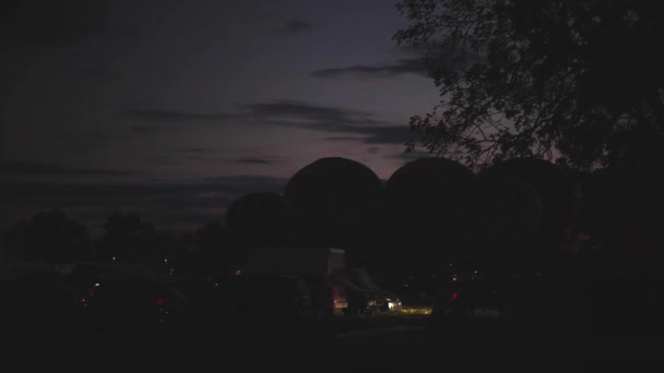 Festival Globos Aire Caliente Por Noche Disparando Propano Creando Brillo — Vídeo de stock