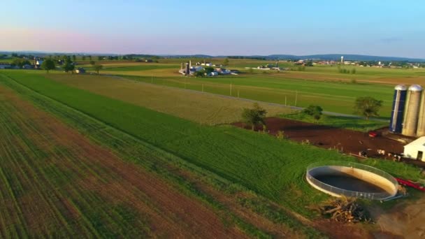 Widok Lotu Ptaka Amish Farmlands Późnym Popołudniem Piękny Słoneczny Dzień — Wideo stockowe