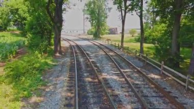 Bir Yaz Günü Trenin Arkasından Tren Raylarının Görünüşü