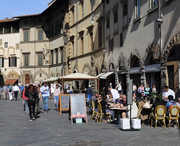 Флоренция Италия Сентября 2017 Года Туристы Едят Ресторанах Площади Пьяцца — стоковое фото