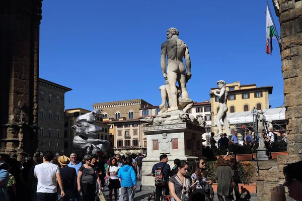 Firenze Settembre 2017 Turisti Ammirano Gli Edifici Storici Statue Piazza — Foto Stock