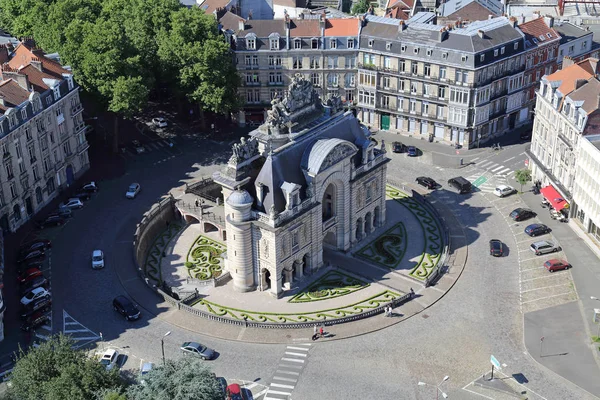 Триумфальная Арка Porte Paris Лилле Франция Вид Колокольни Ратуши — стоковое фото