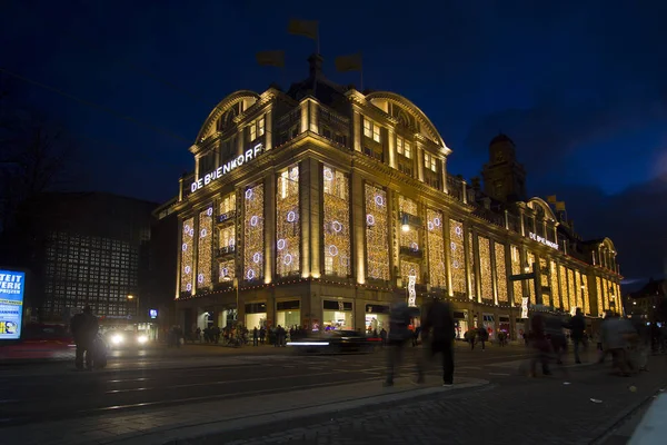 Amsterdam Holland December 2014 People Walk Illuminated Stores Evening Christmas — Stock Photo, Image