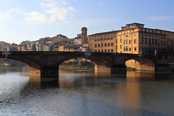 Ponte Santa Trinita Brug Rivier Arno Historische Huizen Florence Italië — Stockfoto