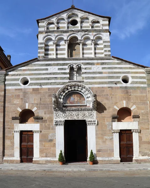 The San Giusto church in Lucca, Italy — Stock Photo, Image