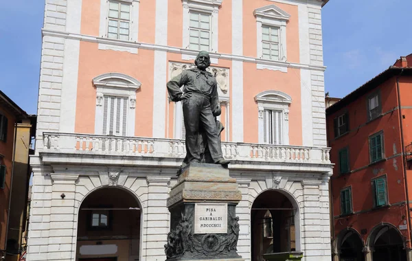 Socha Garibaldi v Pisa, Itálie — Stock fotografie