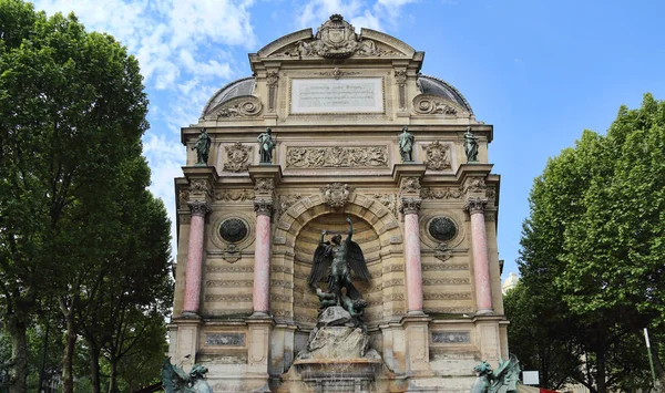 Фонтан Святого Мишеля Бульваре Сен Мишель Париже Франция — стоковое фото
