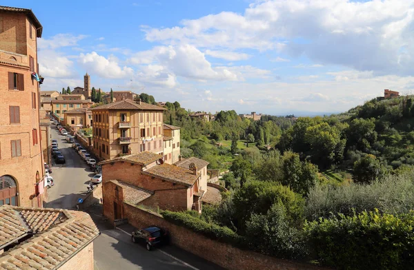Történelmi Épületek Zöld Kertek Régi Siena Toscana Olaszország — Stock Fotó