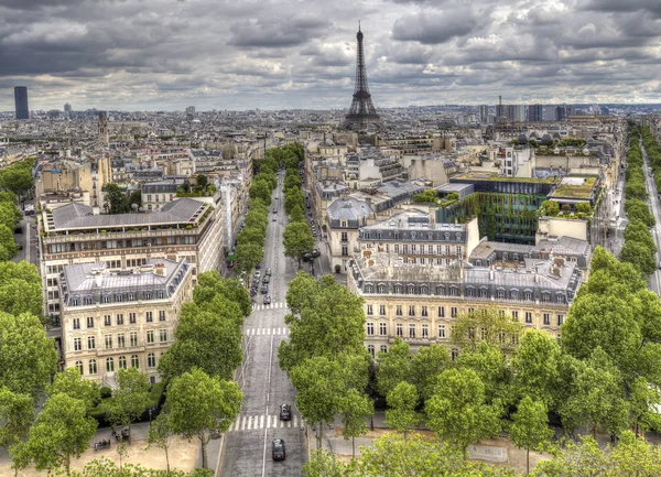 Париж Франция Мая 2018 Года Триумфальная Арка Эйфелевой Башней Расстоянии — стоковое фото