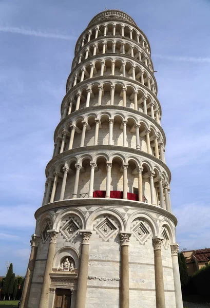 Pisa Talya Leaning Tower Mavi Gökyüzü Karşı — Stok fotoğraf