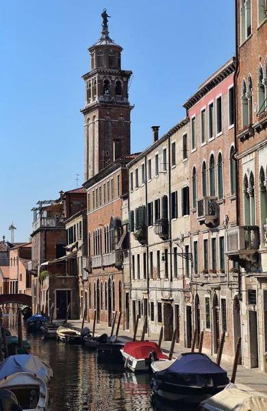 Barcos Canal Torre Venecia Italia — Foto de Stock