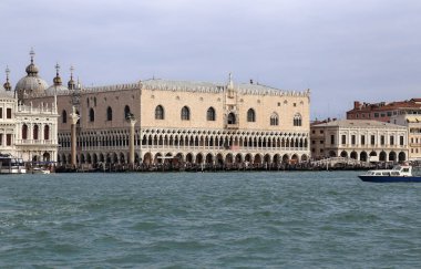 San Marco Venedik, İtalya sahildeki Doge Sarayı
