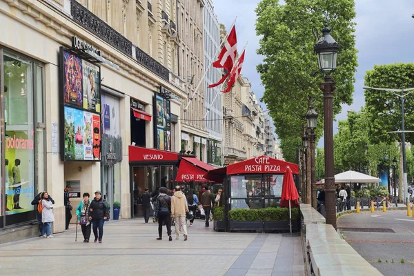 París Francia Mayo 2018 Gente Camina Por Avenue Des Champs — Foto de Stock