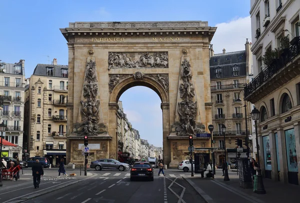 Paris Fransa Mayıs 2018 Arabalar Insanlar Rue Saint Denis Porte — Stok fotoğraf