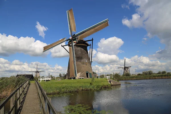 キンデルダイクの風車, オランダ — ストック写真