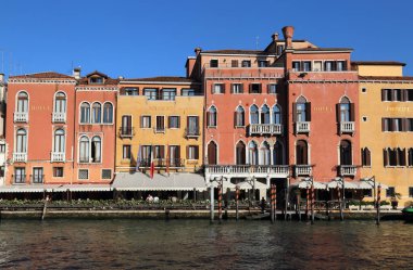Tarihi binalar üzerinde Canal Grande, Venice, İtalya