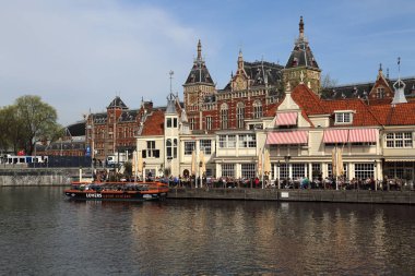 Amsterdam Merkez Tren İstasyonu