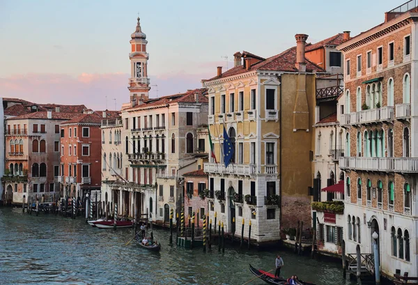 Historical mansions on the Grand Canal in Venice, Italy — Stock Photo, Image